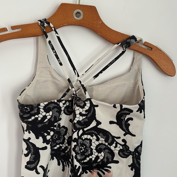 Cross bank tank Lululemon - Picture 2 of 3